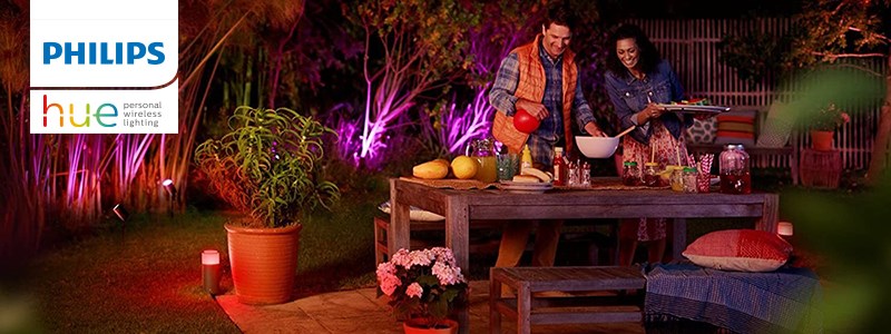 Change the look of your garden with the Philips Hue outdoor lighting