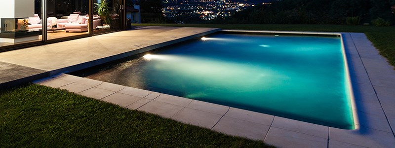 How to illuminate a swimming pool?