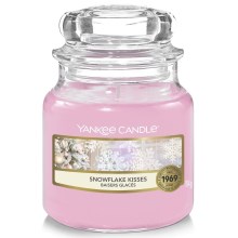 Yankee Candle - Scented candle SNOWFLAKE KISSES small 104g 20-30 hours